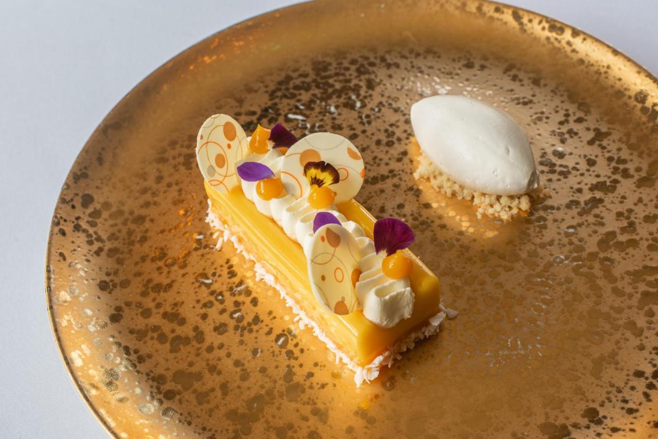 Rushton Hall Hotel&Spa Kettering Buitenkant foto